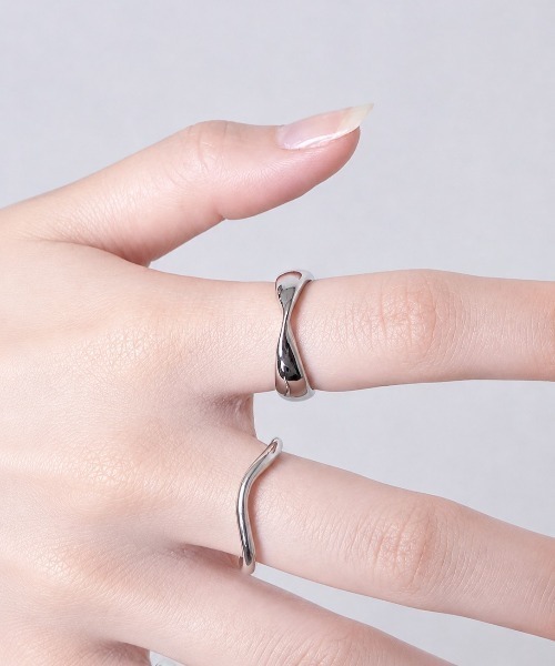 NOEL(ノエル)の「Twist Ring #016 フリーサイズリング(リング・レディース・シルバー・FREE)」の9枚目の写真