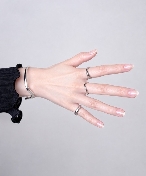 NOEL(ノエル)の「Twist Ring #016 フリーサイズリング(リング・レディース・シルバー・FREE)」の8枚目の写真