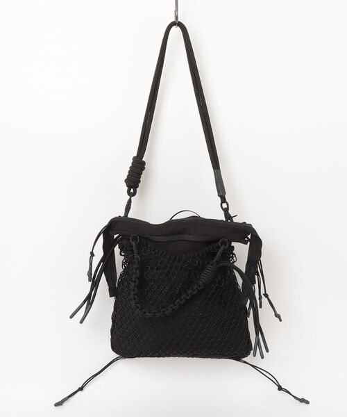 beautiful people（ビューティフルピープル）の「over engineering puff tote 1646611983（ショルダーバッグ・メンズ・ブラック・FREE）」の2枚目の写真