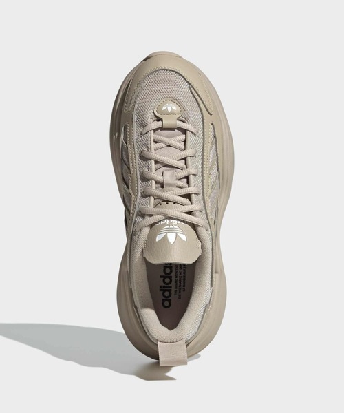adidas（アディダス）の「オズガイア / Ozgaia / 厚底スニーカー / アディダスオリジナルス adidas Originals（スニーカー・レディース・ベージュ・22.0cm/22.5cm/23.0cm/23.5cm/24.0cm/24.5cm/25.0cm/25.5cm/26.0cm/26.5cm/27.0cm/27.5cm/28.0cm）」の2枚目の写真