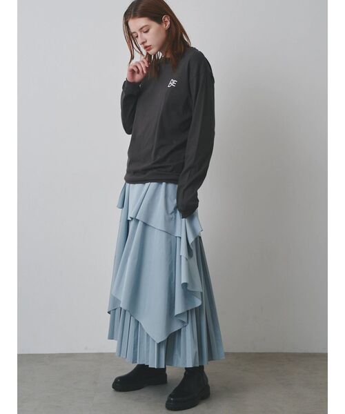 ELENDEEK(エレンディーク)の「ASYMMETRY PLEATS SK(スカート・レディース・チャコールグレー/ブルー・1/2)」の7枚目の写真