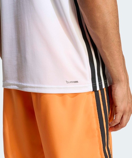 adidas(アディダス)の「ワークアウト エッセンシャルズ ベース スリーストライプス Tシャツ / アディダス adidas(Tシャツ/カットソー・メンズ・ホワイト・XX-LARGE/3XL/LARGE/MEDIUM/SMALL/X-LARGE/X-SMALL)」の4枚目の写真