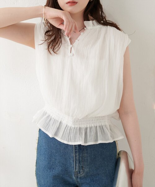 natural couture（ナチュラルクチュール）の「胸シャーリングシアーノースリブラウス（シャツ/ブラウス・レディース・イエロー/オフホワイト/ドット・FREE）」の2枚目の写真