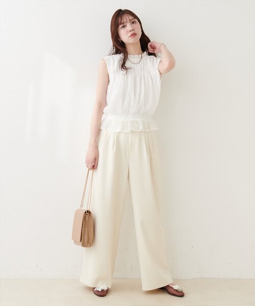 natural couture（ナチュラルクチュール）の「胸シャーリングシアーノースリブラウス（シャツ/ブラウス・レディース・イエロー/オフホワイト/ドット・FREE）」の12枚目の写真