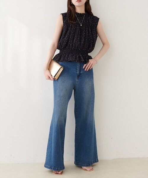 natural couture（ナチュラルクチュール）の「胸シャーリングシアーノースリブラウス（シャツ/ブラウス・レディース・イエロー/オフホワイト/ドット・FREE）」の7枚目の写真