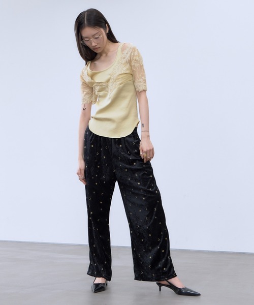 THINGS THAT MATTER(シングス ザット マター)の「STICKER PRINT VELOUR PANTS / ステッカー プリント ベロア パンツ(その他パンツ・レディース・ブラック×レッド/ブラック×イエロー・FREE)」の7枚目の写真