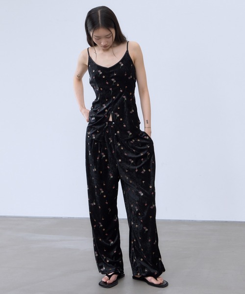 THINGS THAT MATTER(シングス ザット マター)の「STICKER PRINT VELOUR PANTS / ステッカー プリント ベロア パンツ(その他パンツ・レディース・ブラック×レッド/ブラック×イエロー・FREE)」の10枚目の写真