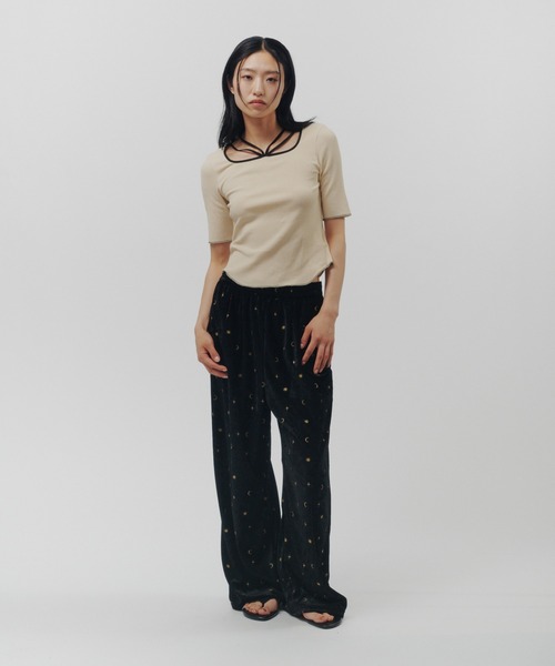 THINGS THAT MATTER(シングス ザット マター)の「STICKER PRINT VELOUR PANTS / ステッカー プリント ベロア パンツ(その他パンツ・レディース・ブラック×レッド/ブラック×イエロー・FREE)」の12枚目の写真