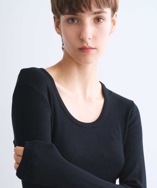 three dots(スリードッツ)の「レーヨンニットリブジャージー クロップドジェシカ(Tシャツ/カットソー・レディース・ネイビー・MEDIUM)」の9枚目の写真