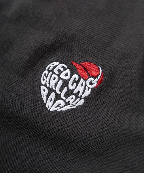 Red Cap Girl(レッドキャプガール)の「【70】【RED CAP GIRL/レッドキャップガール】ハートロゴワンポイント 袖プリント ロングスリーブTシャツ/ユニセックス/レディース/メンズ(Tシャツ/カットソー・メンズ・ダークグレー/ブラック/ホワイト/ブラウン・M/L/XL)」の18枚目の写真