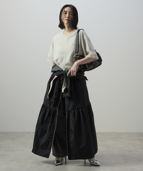 CONVERSE TOKYO(コンバーストウキョウ)の「SIDE LINE TRACK TIERED DRESS(ワンピース・レディース・ブラック/グレー/カーキ・FREE)」の14枚目の写真