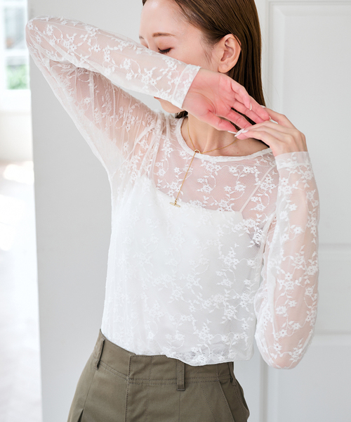 U by SPICK&SPAN(ユーバイスピックアンドスパン)の「ストレッチレースクループルオーバー(Tシャツ/カットソー・レディース・ブラック/ホワイト・FREE)」の2枚目の写真