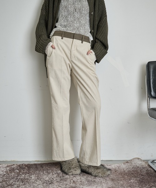THE YOn(ザヨン)の「配色ベルトセミフレアパンツ(その他パンツ・レディース・ブラック/アイボリー/ピンク・M/S)」の2枚目の写真