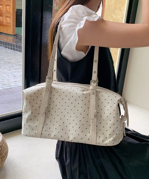 mebole（メボレ）の「dot square boston bag（ボストンバッグ・レディース・ブラック/アイボリー・FREE）」の5枚目の写真