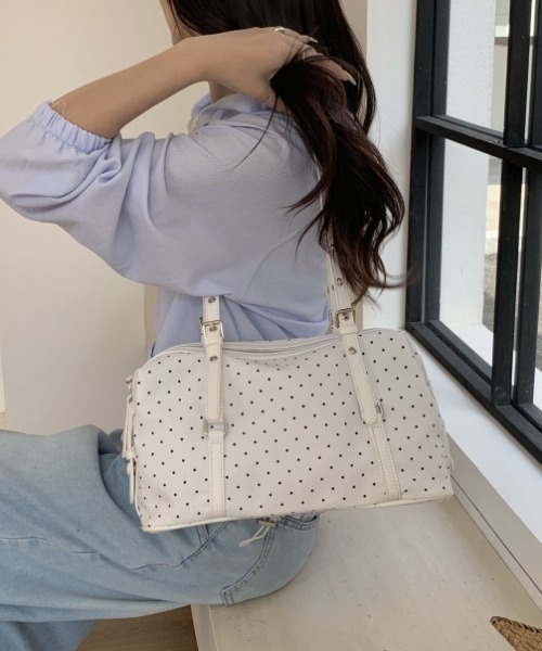 mebole（メボレ）の「dot square boston bag（ボストンバッグ・レディース・ブラック/アイボリー・FREE）」の8枚目の写真