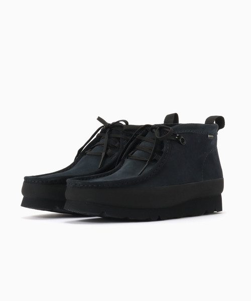 Clarks(クラークス)の「CLARKS / クラークス WALLABEE BT GTX RAND(ブーツ・メンズ・ネイビー/グレー・XX-SMALL/7.5/7/8.5)」の3枚目の写真