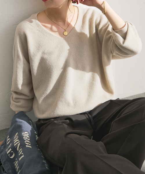 Spick & Span(スピックアンドスパン)の「CHESS Vネックプルオーバー(ニット/セーター・レディース・ブラウン/ネイビー/ベージュ/ピンク系その他・FREE)」の2枚目の写真