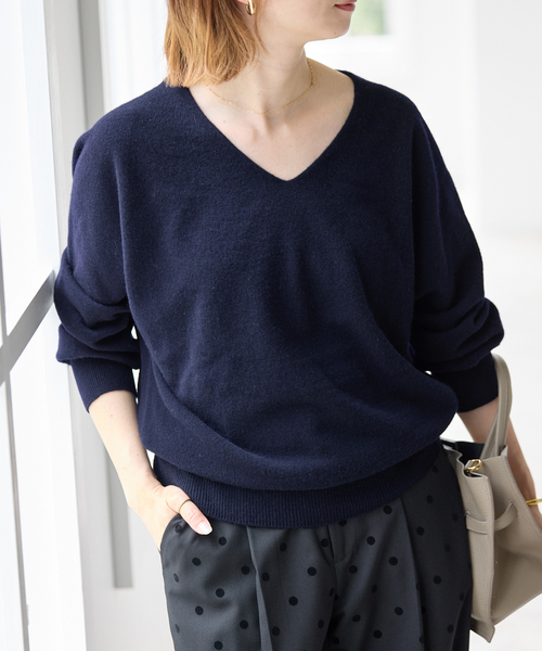 Spick & Span(スピックアンドスパン)の「CHESS Vネックプルオーバー(ニット/セーター・レディース・ブラウン/ネイビー/ベージュ/ピンク系その他・FREE)」の3枚目の写真