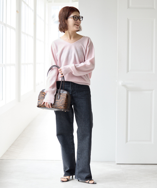 Spick & Span(スピックアンドスパン)の「CHESS Vネックプルオーバー(ニット/セーター・レディース・ブラウン/ネイビー/ベージュ/ピンク系その他・FREE)」の8枚目の写真