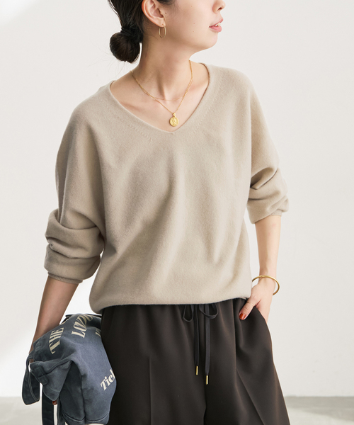 Spick & Span(スピックアンドスパン)の「CHESS Vネックプルオーバー(ニット/セーター・レディース・ブラウン/ネイビー/ベージュ/ピンク系その他・FREE)」の11枚目の写真