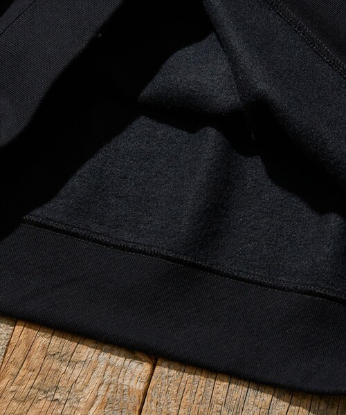 KAVU（カブー）の「KAVU/カブー 限定展開 KAVU×FREAK'S STORE / カブ― 別注 クルーネック スウェット / バーチャルロゴ（Tシャツ/カットソー・メンズ・グレイッシュベージュ/ブラック/ネイビー/アッシュグレー・LARGE/SMALL/MEDIUM）」の12枚目の写真