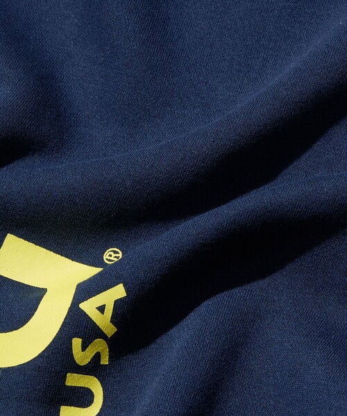 KAVU（カブー）の「KAVU/カブー 限定展開 KAVU×FREAK'S STORE / カブ― 別注 クルーネック スウェット / バーチャルロゴ（Tシャツ/カットソー・メンズ・グレイッシュベージュ/ブラック/ネイビー/アッシュグレー・LARGE/SMALL/MEDIUM）」の18枚目の写真