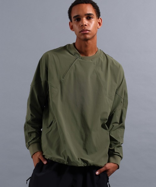 NUMERALS（ヌメラルズ）の「[NUMERALS]FREE MOVEMENT STRETCH RIPSTOP PULLOVER（Tシャツ/カットソー・メンズ・グリーン/ブラック/グレー・MEDIUM/LARGE）」の15枚目の写真