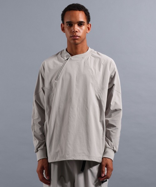 NUMERALS（ヌメラルズ）の「[NUMERALS]FREE MOVEMENT STRETCH RIPSTOP PULLOVER（Tシャツ/カットソー・メンズ・グリーン/ブラック/グレー・MEDIUM/LARGE）」の17枚目の写真