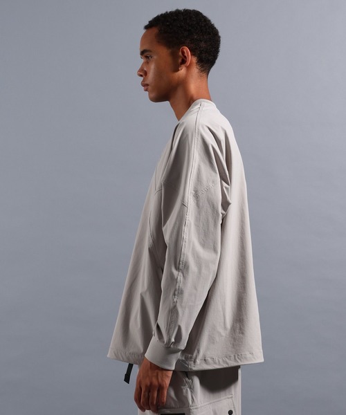 NUMERALS（ヌメラルズ）の「[NUMERALS]FREE MOVEMENT STRETCH RIPSTOP PULLOVER（Tシャツ/カットソー・メンズ・グリーン/ブラック/グレー・MEDIUM/LARGE）」の18枚目の写真