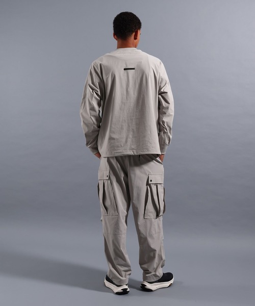 NUMERALS（ヌメラルズ）の「[NUMERALS]FREE MOVEMENT STRETCH RIPSTOP PULLOVER（Tシャツ/カットソー・メンズ・グリーン/ブラック/グレー・MEDIUM/LARGE）」の4枚目の写真