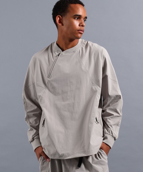 NUMERALS（ヌメラルズ）の「[NUMERALS]FREE MOVEMENT STRETCH RIPSTOP PULLOVER（Tシャツ/カットソー・メンズ・グリーン/ブラック/グレー・MEDIUM/LARGE）」の5枚目の写真