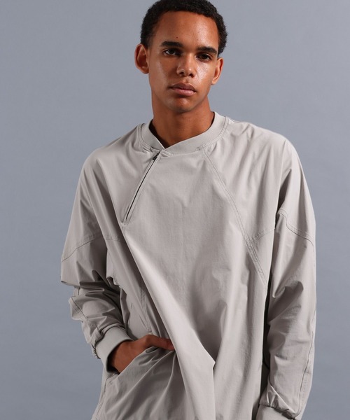 NUMERALS（ヌメラルズ）の「[NUMERALS]FREE MOVEMENT STRETCH RIPSTOP PULLOVER（Tシャツ/カットソー・メンズ・グリーン/ブラック/グレー・MEDIUM/LARGE）」の6枚目の写真