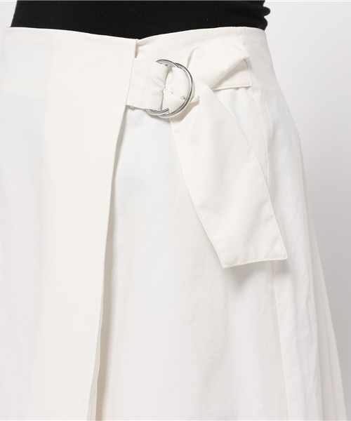 NATURAL BEAUTY BASIC（ナチュラルビューティーベーシック）の「ベルテッドスカート（スカート・レディース・ホワイト系その他・SMALL/MEDIUM/X-SMALL）」の7枚目の写真