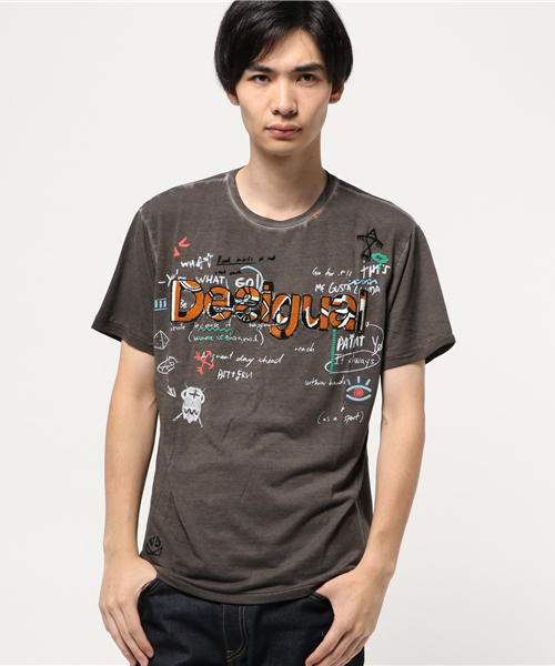 Desigual（デシグアル）の「「Desigual/デシグアル」半袖Tシャツ（Tシャツ/カットソー・メンズ・ブラック系その他/グリーン系その他/ブルー系その他・SMALL/LARGE/XX-LARGE/X-LARGE/MEDIUM）」の2枚目の写真
