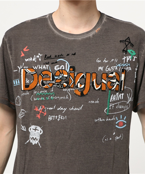 Desigual（デシグアル）の「「Desigual/デシグアル」半袖Tシャツ（Tシャツ/カットソー・メンズ・ブラック系その他/グリーン系その他/ブルー系その他・SMALL/LARGE/XX-LARGE/X-LARGE/MEDIUM）」の8枚目の写真