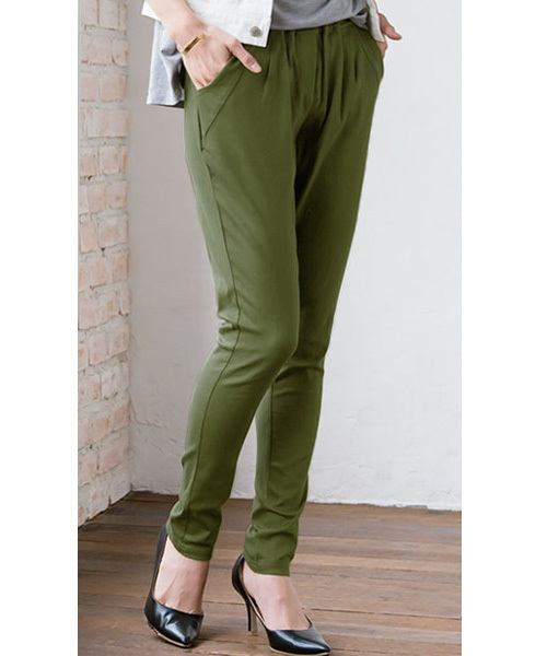 Pierrot（ピエロ）の「【ラインがキレイで履きやすい】ストレッチ サルエルパンツ/ジョッパーズ（その他パンツ・レディース・ブラック/カーキ/ネイビー/カモフラージュ/ストライプ/チェック/オフホワイト/ベージュ/ホワイト系その他・L/M）」の5枚目の写真