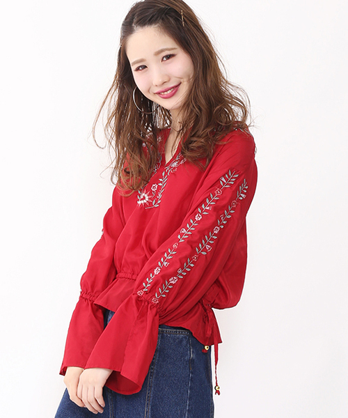 one after another NICE CLAUP（ワンアフターアナザーナイスクラップ）の「刺しゅう入ブラウス（シャツ/ブラウス・レディース・レッド/ベージュ/ブラック・FREE）」の3枚目の写真