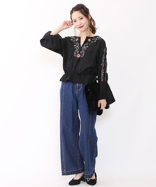 one after another NICE CLAUP（ワンアフターアナザーナイスクラップ）の「刺しゅう入ブラウス（シャツ/ブラウス・レディース・レッド/ベージュ/ブラック・FREE）」の15枚目の写真