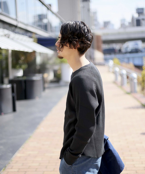 Denime（ドゥニーム）の「ビッグワッフルロングスリーブTEE（Tシャツ/カットソー・メンズ・ブラック/杢グレー/ホワイト・X-LARGE/LARGE/MEDIUM）」の18枚目の写真