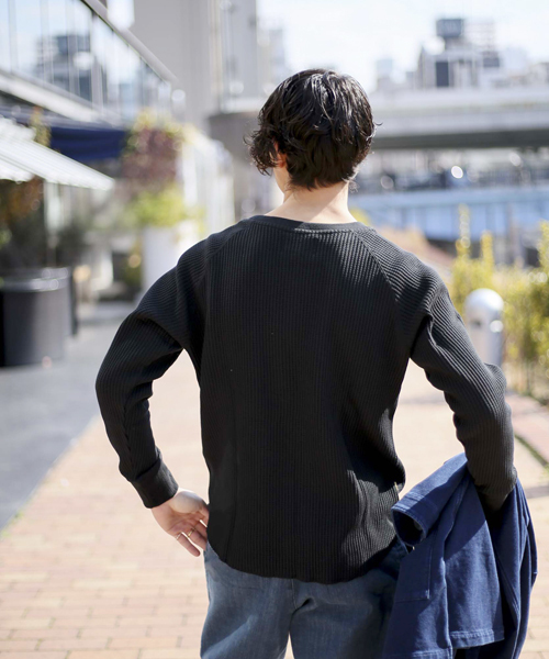 Denime（ドゥニーム）の「ビッグワッフルロングスリーブTEE（Tシャツ/カットソー・メンズ・ブラック/杢グレー/ホワイト・X-LARGE/LARGE/MEDIUM）」の19枚目の写真