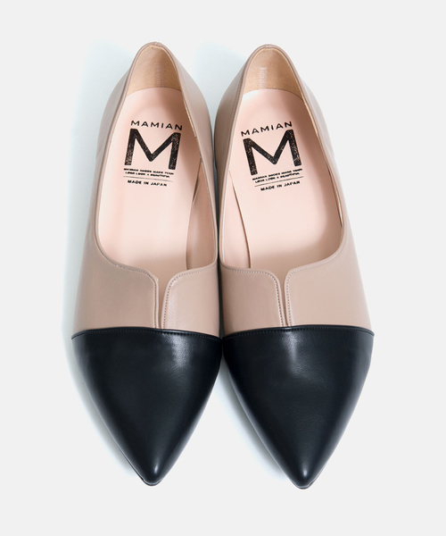 MAMIAN（マミアン）の「ポインテッドトゥ 切り替え ドレスシューズ（ドレスシューズ・レディース・ブラック/ブラック系その他/シルバー/シルバー系その他/ブラック系その他2/ブラック系その他3/グレイッシュベージュ/レオパード/ブラック系その他4/ホワイト系その他/ブラック系その他5/ベージュ×ブラック/ダークブラウン/アイボリー/ベージュ系その他・23.0cm/25.0cm/24.5cm/23.5cm/22.5cm/24.0cm/21.5cm/22.0cm/25.5cm）」の4枚目の写真