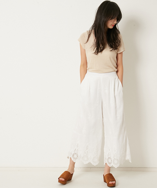 navasana(ナバアサナ)の「navasana テリーボイルカットワーク刺繍パンツ(その他パンツ・レディース・オフホワイト/ブラック・FREE)」の7枚目の写真