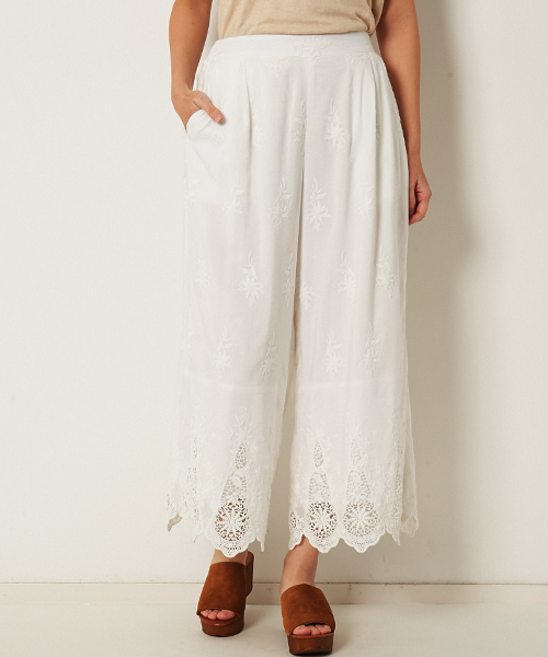 navasana(ナバアサナ)の「navasana テリーボイルカットワーク刺繍パンツ(その他パンツ・レディース・オフホワイト/ブラック・FREE)」の9枚目の写真