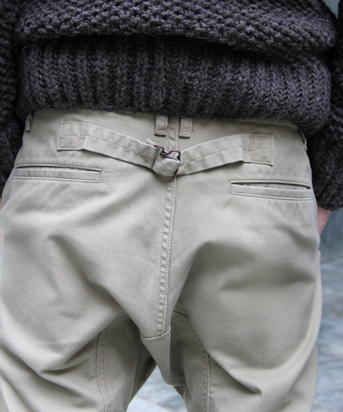 NANO universe（ナノユニバース）の「ディッキーズ+NU　サルエルPチノ（チノパンツ・メンズ・ブラック/ベージュ・SMALL/MEDIUM/LARGE）」の6枚目の写真