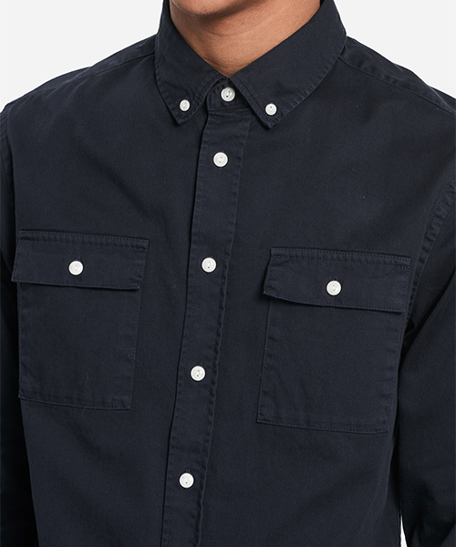 Saturdays NYC(サタデーズ ニューヨークシティ )の「Angus Button Down Broken Twill Shirt(シャツ/ブラウス・メンズ・ネイビー/レンガ・X-SMALL/M/L/S/X-LARGE)」の7枚目の写真