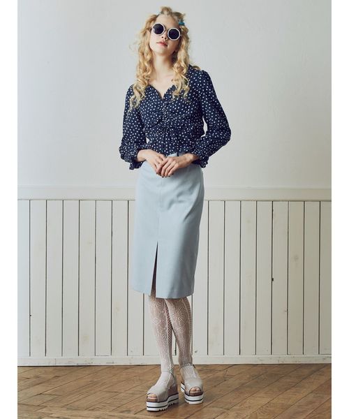 dazzlin（ダズリン）の「ぷっくりフラワーブラウス（シャツ/ブラウス・レディース・ネイビー/オフホワイト/イエロー・FREE）」の5枚目の写真