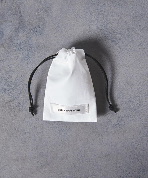 petite robe noire（プティローブノアー）の「＜petite robe noire（プティローブノアー）＞コットンパール 18mm ピアス（ピアス（両耳用）・レディース・ホワイト・フリー）」の5枚目の写真