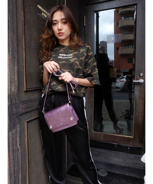 EVRIS（エヴリス）の「2WAYメタリックコンチョBAG（ボディバッグ/ウエストポーチ・レディース・ブラック/パープル/ブラウン/シルバー・FREE）」の6枚目の写真
