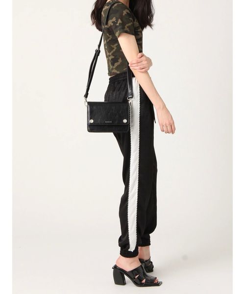 EVRIS（エヴリス）の「2WAYメタリックコンチョBAG（ボディバッグ/ウエストポーチ・レディース・ブラック/パープル/ブラウン/シルバー・FREE）」の20枚目の写真