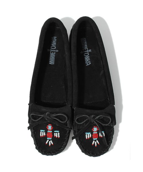 Minnetonka（ミネトンカ）の「MINNETONKA / サンダーバード モカシン（モカシン/デッキシューズ・レディース・ブラック/ブラウン・7/5/8/6/9）」の2枚目の写真